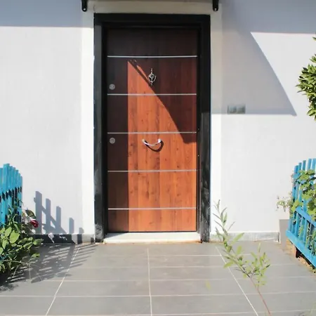 Nyaraló Aloanda House *