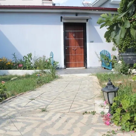 Nyaraló Aloanda House